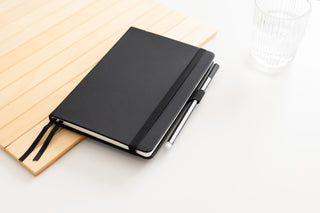 Bullet journal - Zwart - Planbooks - Buitenzijde - Sfeerbeeld