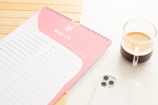 Verjaardagskalender - Roze - Close up - Sfeerbeeld - Planbooks