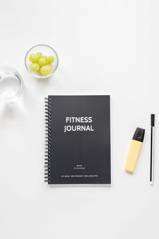 Fitness Journal - Donkerblauw - Buitenzijde - Sfeerbeeld - Planbooks