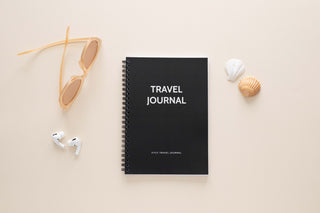Travel journal - Donkerblauw - Bovenaanzicht - Sfeerbeeld - Planbooks
