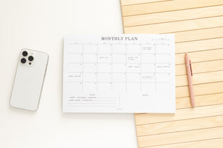 Maandplanner - Beige - Horizontaal - Planbooks - Sfeerbeeld
