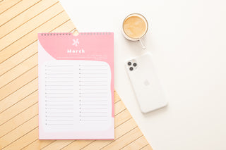 Verjaardagskalender - Roze - Maart - Planbooks - Sfeerbeeld