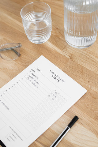 Habit tracker - Close up - Beschreven - Sfeerbeeld - Planbooks